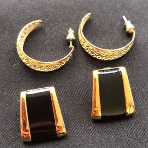 2 Black and gold earrings